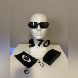 Black Oakley sunglasses, one size, never used